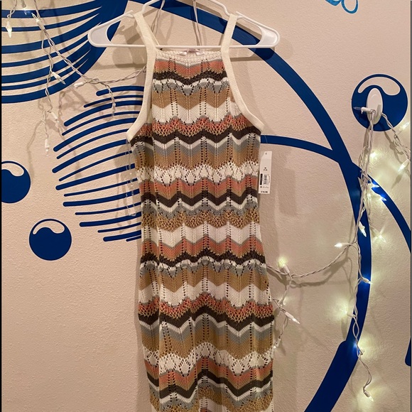 Dress - Picture 2 of 5